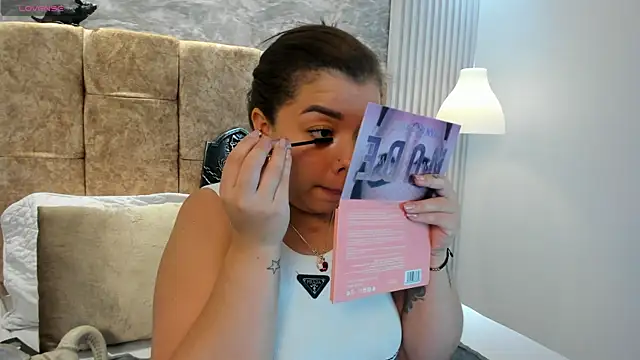 leilapons online show from 10-31-25, 05:03