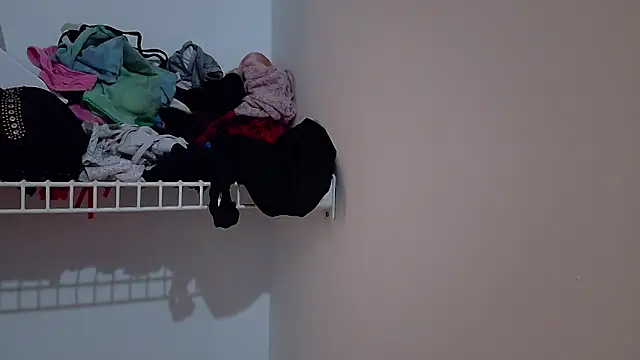 ValeriGallardo17 online show from 09-09-25, 09:25