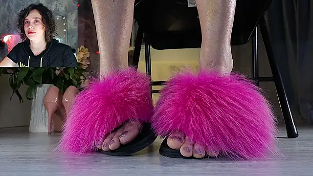 Snapshot of Feet_Heelss chatting on 01-09-26, 12:41 Feet Heelss online show from 01-09-26, 12:41