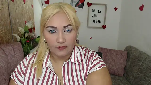 Snapshot of laleska_montenegro chatting on 10-17-25, 05:32 laleska montenegro online show from 10-17-25, 05:32