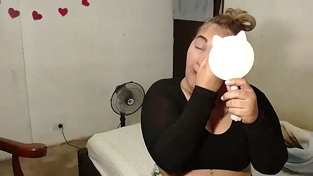 laleska montenegro online show from 04-02-26, 08:12