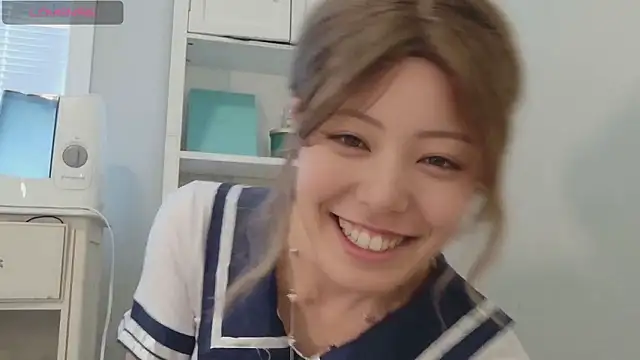 Snapshot of Nana_with chatting on 02-10-26, 09:52 Nana with online show from 02-10-26, 09:52