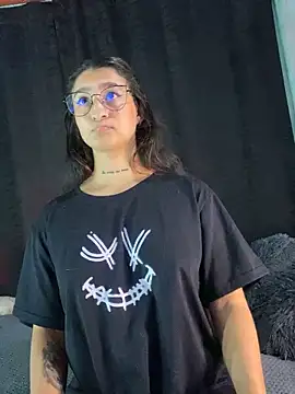 EVAH LEE  online show from 11-08-25, 12:00