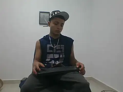 yissus 20  online show from 11-06-25, 04:35