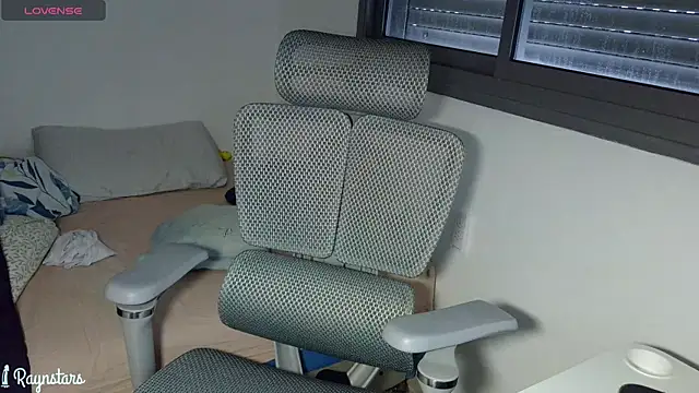 Snapshot of raynstars chatting on 03-21-26, 01:37 raynstars online show from 03-21-26, 01:37