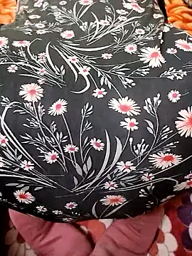 Snapshot of hotti-rashmi chatting on 01-13-26, 06:02 hotti-rashmi online show from 01-13-26, 06:02