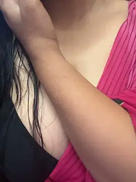 Snapshot of annanya01 chatting on 06-18-26, 12:42 annanya01 online show from 06-18-26, 12:42