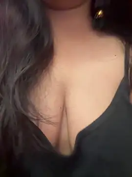 Snapshot of annanya01 chatting on 06-19-26, 01:32 annanya01 online show from 06-19-26, 01:32