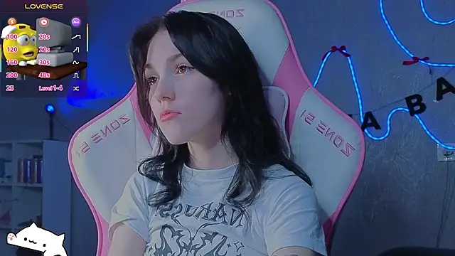 Snapshot of Sophie_SkyAngel chatting on 01-09-26, 02:31 Sophie SkyAngel online show from 01-09-26, 02:31