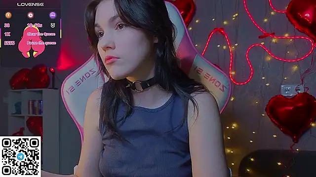 Snapshot of Sophie_SkyAngel chatting on 02-08-26, 05:38 Sophie SkyAngel online show from 02-08-26, 05:38