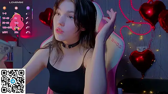 Snapshot of Sophie_SkyAngel chatting on 02-12-26, 04:29 Sophie SkyAngel online show from 02-12-26, 04:29