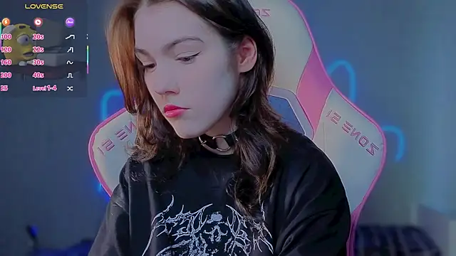 Snapshot of Sophie_SkyAngel chatting on 05-28-26, 01:30 Sophie SkyAngel online show from 05-28-26, 01:30