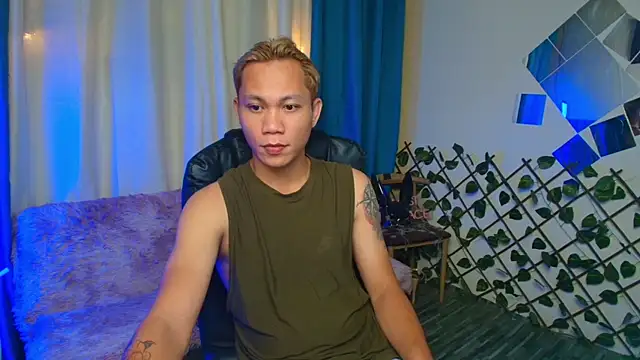 Snapshot of princenavheen chatting on 05-26-26, 08:21 princenavheen online show from 05-26-26, 08:21