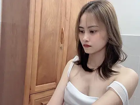 Snapshot of Truclynk1702 chatting on 09-17-25, 04:19 Truclynk1702 online show from 09-17-25, 04:19