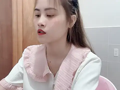 Snapshot of Truclynk1702 chatting on 10-06-25, 02:58 Truclynk1702 online show from 10-06-25, 02:58