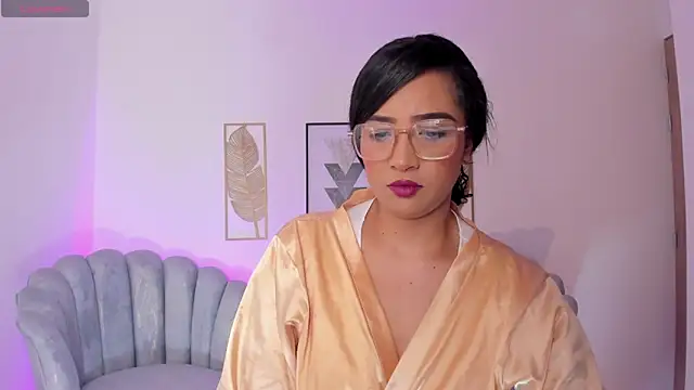 Snapshot of Sharon_breezee chatting on 11-18-25, 01:33 Sharon breezee online show from 11-18-25, 01:33