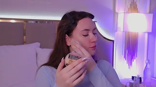 MeganStrain online show from 09-27-25, 03:11