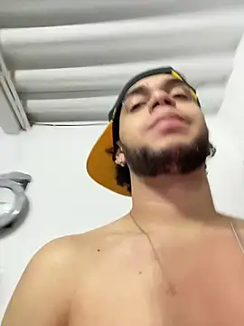 Snapshot of enzo_vittale03_ chatting on 02-05-26, 12:26 enzo vittale03 online show from 02-05-26, 12:26