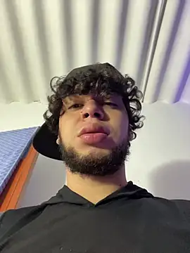 Snapshot of enzo_vittale03_ chatting on 02-12-26, 06:25 enzo vittale03 online show from 02-12-26, 06:25