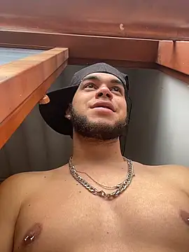 Snapshot of enzo_vittale03_ chatting on 03-01-26, 08:55 enzo vittale03 online show from 03-01-26, 08:55