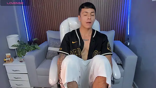 Leo santoro online show from 11-06-25, 01:56