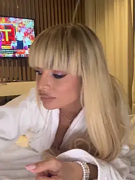 Snapshot of BOO_D chatting on 10-04-25, 09:13 BOO D online show from 10-04-25, 09:13