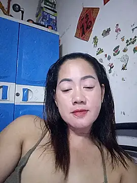Snapshot of SweetASS6969 chatting on 06-04-26, 03:29 SweetASS6969 online show from 06-04-26, 03:29