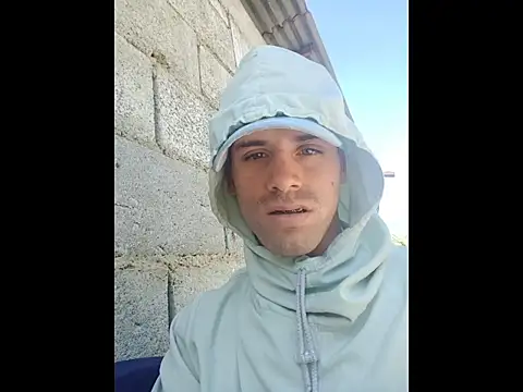 Snapshot of alex-golden chatting on 12-14-25, 02:11 alex-golden online show from 12-14-25, 02:11