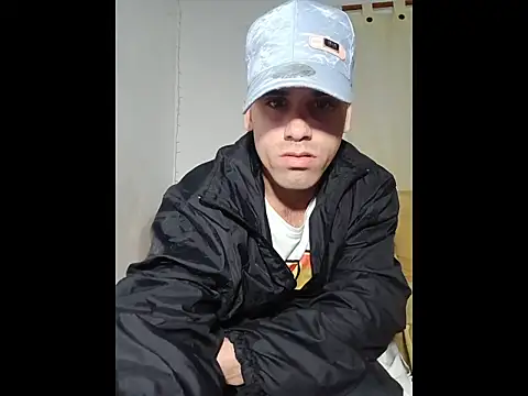 Snapshot of alex-golden chatting on 12-22-25, 02:08 alex-golden online show from 12-22-25, 02:08