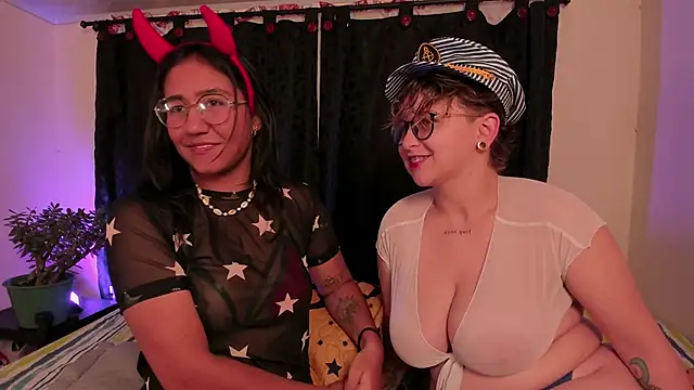 Snapshot of CrazyCakes_ chatting on 10-29-25, 03:42 CrazyCakes  online show from 10-29-25, 03:42