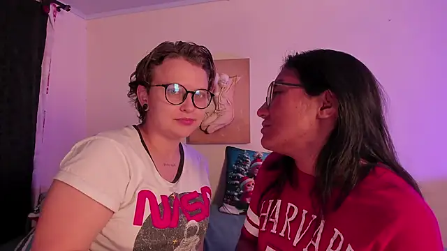 Snapshot of CrazyCakes_ chatting on 11-26-25, 02:45 CrazyCakes online show from 11-26-25, 02:45