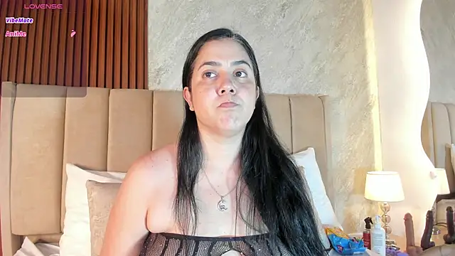  Cris Spicy  online show from 07-14-26, 06:57