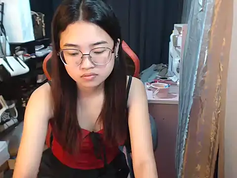 urhoneybunny25 online show from 10-15-25, 12:44