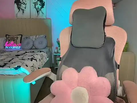 Snapshot of Hot_vibes143 chatting on 09-29-25, 06:57 Hot vibes143 online show from 09-29-25, 06:57