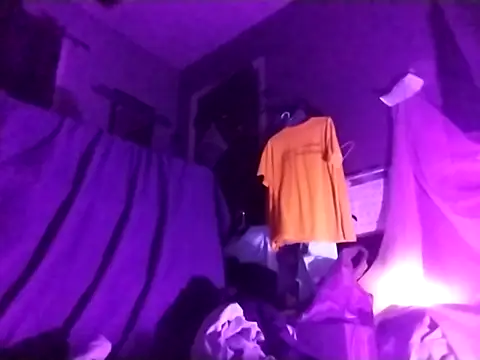 Snapshot of kaylikinky chatting on 10-13-25, 03:06 kaylikinky online show from 10-13-25, 03:06