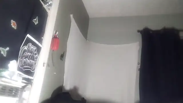 Snapshot of kaylikinky chatting on 12-17-25, 05:24 kaylikinky online show from 12-17-25, 05:24