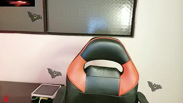 Snapshot of Hell_Girll_ chatting on 11-23-25, 04:01 Hell Girll online show from 11-23-25, 04:01