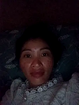 Snapshot of Phuongphuongg chatting on 09-27-25, 01:43 Phuongphuongg online show from 09-27-25, 01:43