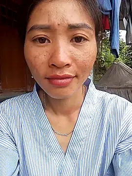 Snapshot of Phuongphuongg chatting on 10-08-25, 03:04 Phuongphuongg online show from 10-08-25, 03:04