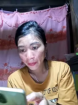 Snapshot of Phuongphuongg chatting on 10-09-25, 04:10 Phuongphuongg online show from 10-09-25, 04:10