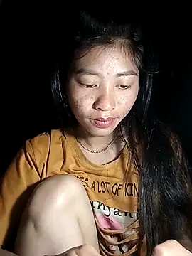 Snapshot of Phuongphuongg chatting on 10-21-25, 09:26 Phuongphuongg online show from 10-21-25, 09:26