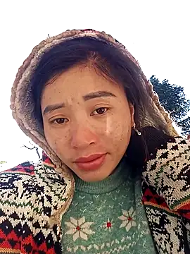 Snapshot of Phuongphuongg chatting on 11-30-25, 08:18 Phuongphuongg online show from 11-30-25, 08:18