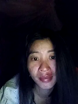 Snapshot of Phuongphuongg chatting on 12-15-25, 02:21 Phuongphuongg online show from 12-15-25, 02:21