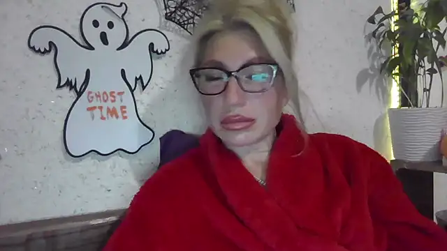 fox red lady7 online show from 10-31-25, 08:43