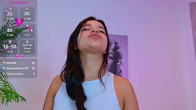 LUNAA    online show from 03-10-26, 04:12