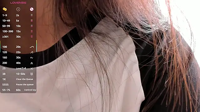 Snapshot of UdelaDodson chatting on 11-18-25, 01:11 UdelaDodson online show from 11-18-25, 01:11