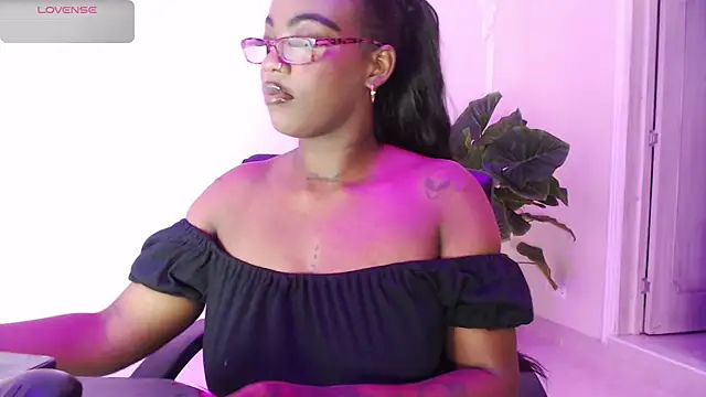 ReinaMiah online show from 11-02-25, 03:53