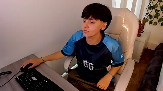 Nathaly ds online show from 12-02-25, 07:42