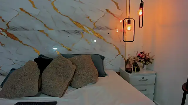 dakota roussee online show from 11-19-25, 05:24