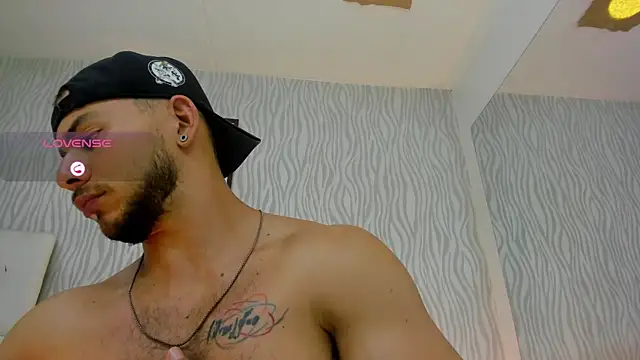 Snapshot of dylan_jacobx chatting on 09-18-25, 03:19 dylan jacobx online show from 09-18-25, 03:19